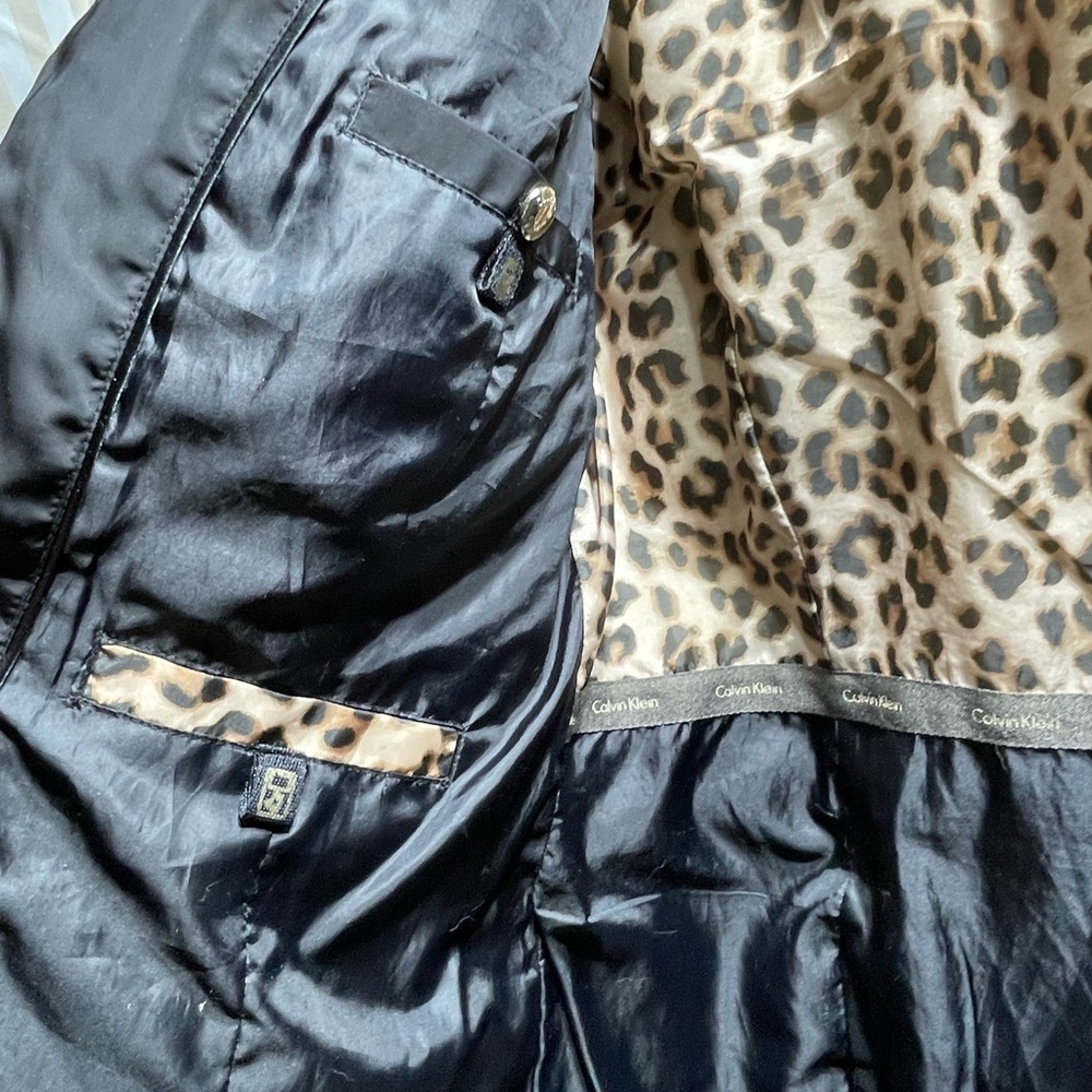 Calvin Klein Women's Black Puffer Coat with Leopard Lining - Picture 3 of 8